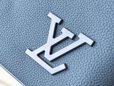 Louis Vuitton Inspired Handbags, AA+ Quality 100% Genuine Leather Classic Flap Medium Quilted Lambskin Black Gold, 18X 1 1X 5cm BL 4 Colour