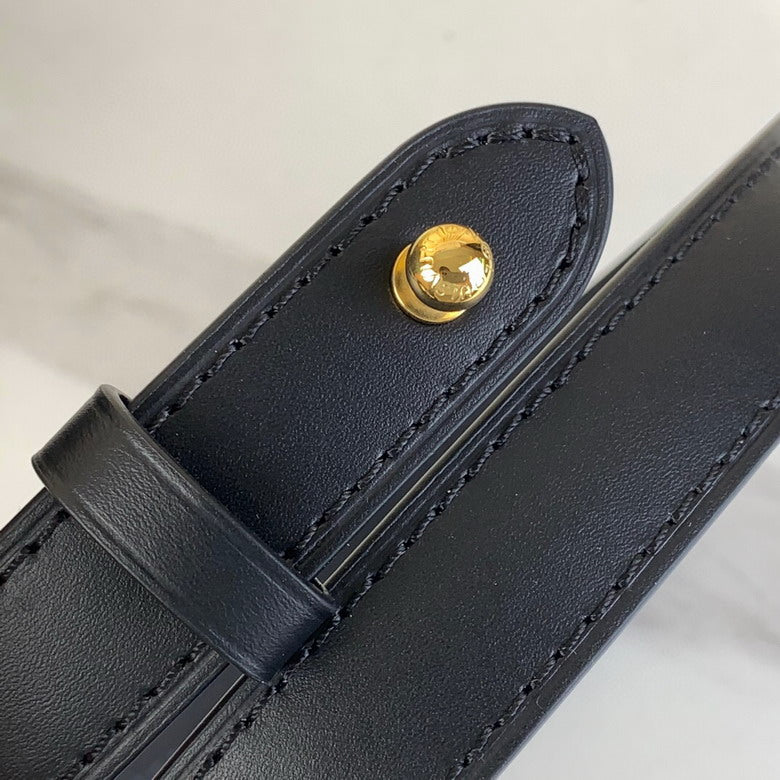 Louis Vuitton Inspired Handbags, AA+ Quality 100% Genuine Leather Classic Flap Medium Quilted Lambskin Black Gold, 18X 1 1X 5cm BL 4 Colour