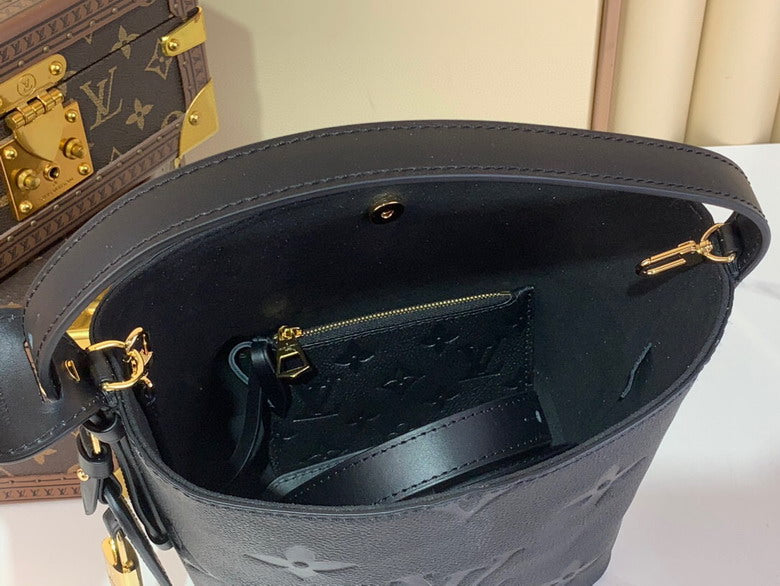 Louis Vuitton Inspired Handbags, AA+ Quality 100% Genuine Leather Classic Flap Medium Quilted Lambskin Black Gold, 18X 1 1X 5cm BL 4 Colour