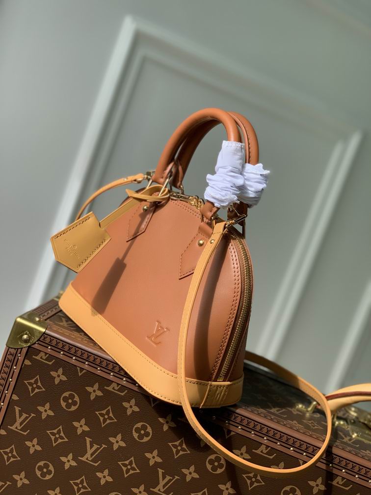 Louis Vuitton Inspired Handbags, AA+ Quality 100% Genuine Leather Classic Flap Medium Quilted Lambskin Black Gold, 18X 1 1X 5cm BL 4 Colour