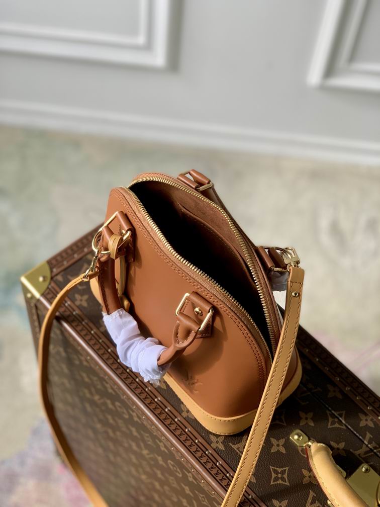 Louis Vuitton Inspired Handbags, AA+ Quality 100% Genuine Leather Classic Flap Medium Quilted Lambskin Black Gold, 18X 1 1X 5cm BL 4 Colour