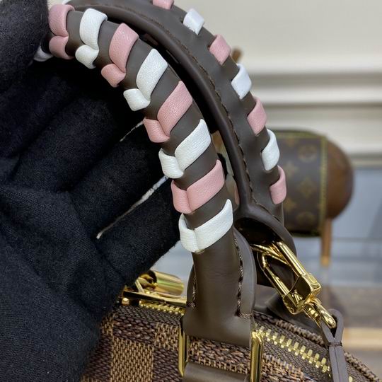Louis Vuitton Inspired Handbags, AA+ Quality 100% Genuine Leather Classic Flap Medium Quilted Lambskin Black Gold, 18X 1 1X 5cm BL 4 Colour