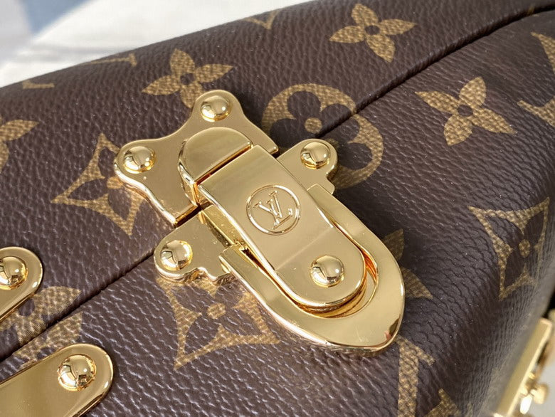 Louis Vuitton Inspired Handbags, AA+ Quality 100% Genuine Leather Classic Flap Medium Quilted Lambskin Black Gold, 18X 1 1X 5cm BL 4 Colour