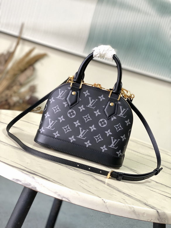 Louis Vuitton Inspired Handbags, AA+ Quality 100% Genuine Leather Classic Flap Medium Quilted Lambskin Black Gold, 18X 1 1X 5cm BL 4 Colour