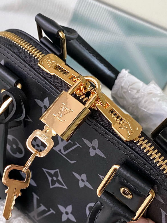 Louis Vuitton Inspired Handbags, AA+ Quality 100% Genuine Leather Classic Flap Medium Quilted Lambskin Black Gold, 18X 1 1X 5cm BL 4 Colour