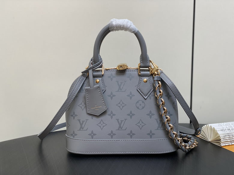Louis Vuitton Inspired Handbags, AA+ Quality 100% Genuine Leather Classic Flap Medium Quilted Lambskin Black Gold, 18X 1 1X 5cm BL 4 Colour