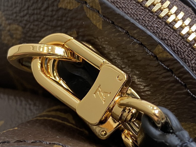 Louis Vuitton Inspired Handbags, AA+ Quality 100% Genuine Leather Classic Flap Medium Quilted Lambskin Black Gold, 18X 1 1X 5cm BL 4 Colour