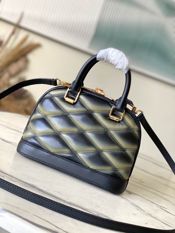 Louis Vuitton Inspired Handbags, AA+ Quality 100% Genuine Leather Classic Flap Medium Quilted Lambskin Black Gold, 18X 1 1X 5cm BL 4 Colour