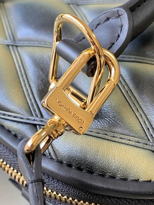 Louis Vuitton Inspired Handbags, AA+ Quality 100% Genuine Leather Classic Flap Medium Quilted Lambskin Black Gold, 18X 1 1X 5cm BL 4 Colour