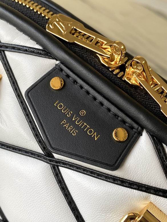 Louis Vuitton Inspired Handbags, AA+ Quality 100% Genuine Leather Classic Flap Medium Quilted Lambskin Black Gold, 18X 1 1X 5cm BL 4 Colour