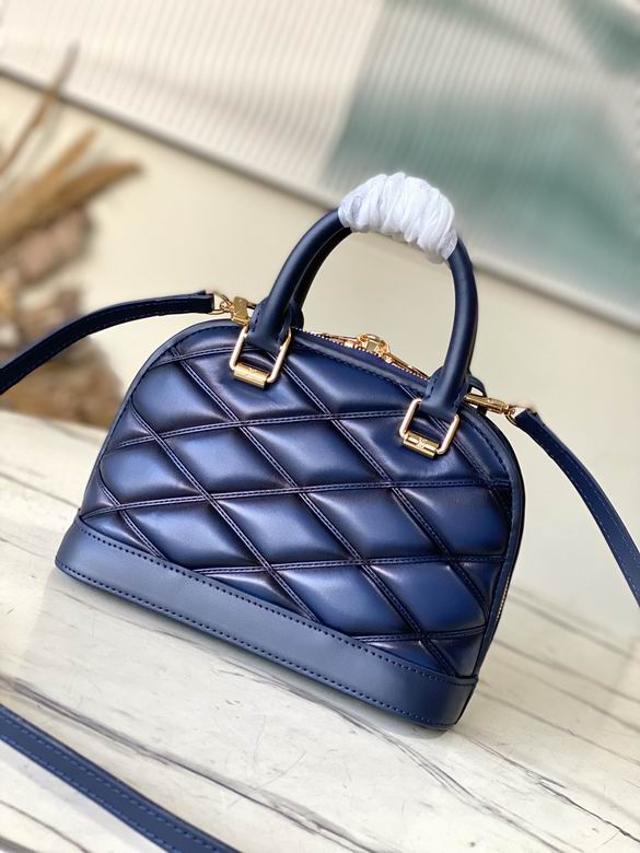 Louis Vuitton Inspired Handbags, AA+ Quality 100% Genuine Leather Classic Flap Medium Quilted Lambskin Black Gold, 18X 1 1X 5cm BL 4 Colour