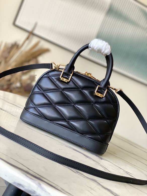 Louis Vuitton Inspired Handbags, AA+ Quality 100% Genuine Leather Classic Flap Medium Quilted Lambskin Black Gold, 18X 1 1X 5cm BL 4 Colour