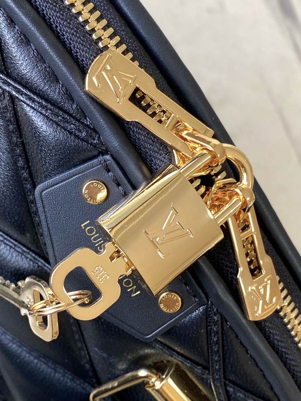 Louis Vuitton Inspired Handbags, AA+ Quality 100% Genuine Leather Classic Flap Medium Quilted Lambskin Black Gold, 18X 1 1X 5cm BL 4 Colour