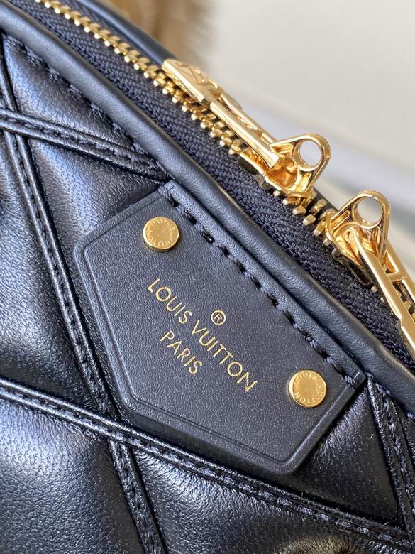 Louis Vuitton Inspired Handbags, AA+ Quality 100% Genuine Leather Classic Flap Medium Quilted Lambskin Black Gold, 18X 1 1X 5cm BL 4 Colour
