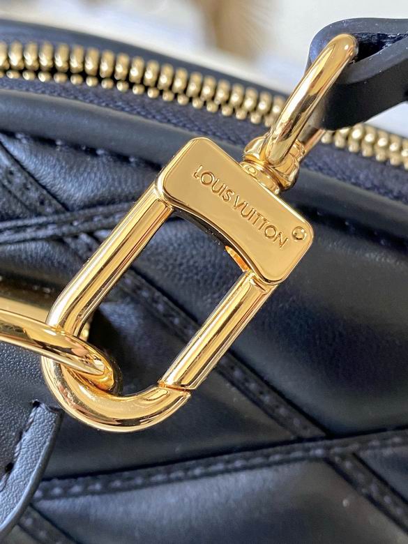 Louis Vuitton Inspired Handbags, AA+ Quality 100% Genuine Leather Classic Flap Medium Quilted Lambskin Black Gold, 18X 1 1X 5cm BL 4 Colour