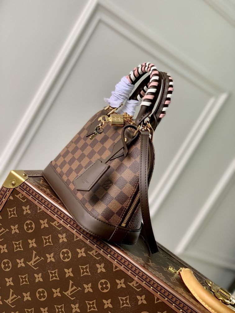 Louis Vuitton Inspired Handbags, AA+ Quality 100% Genuine Leather Classic Flap Medium Quilted Lambskin Black Gold, 18X 1 1X 5cm BL 4 Colour