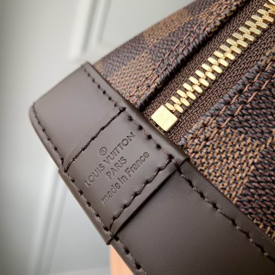 Louis Vuitton Inspired Handbags, AA+ Quality 100% Genuine Leather Classic Flap Medium Quilted Lambskin Black Gold, 18X 1 1X 5cm BL 4 Colour