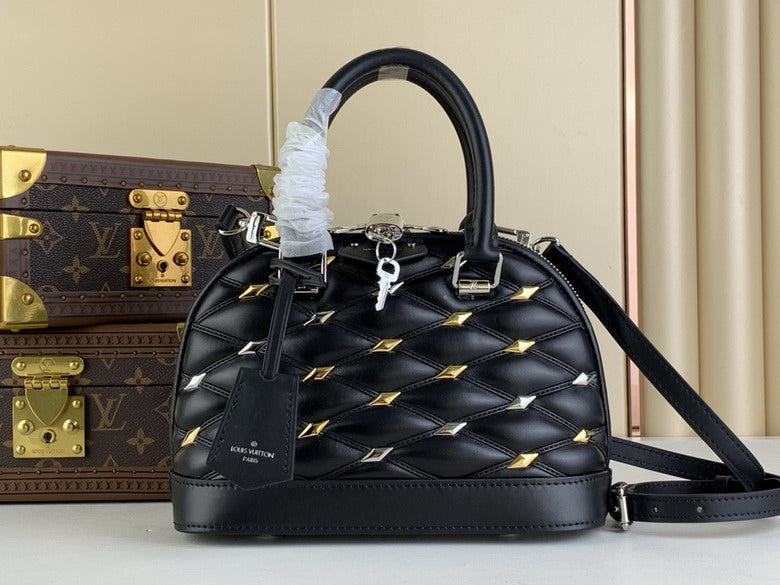 Louis Vuitton Inspired Handbags, AA+ Quality 100% Genuine Leather Classic Flap Medium Quilted Lambskin Black Gold, 18X 1 1X 5cm BL 4 Colour