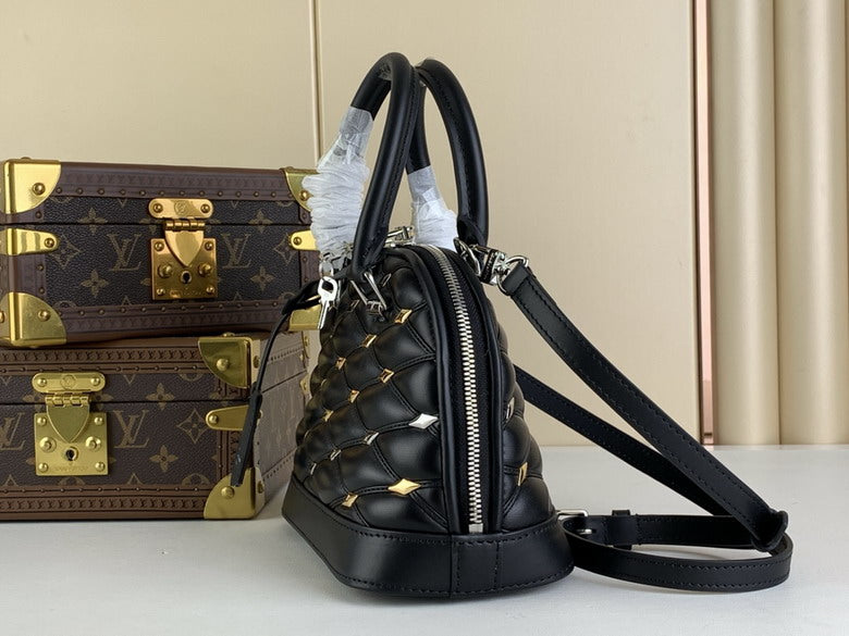 Louis Vuitton Inspired Handbags, AA+ Quality 100% Genuine Leather Classic Flap Medium Quilted Lambskin Black Gold, 18X 1 1X 5cm BL 4 Colour