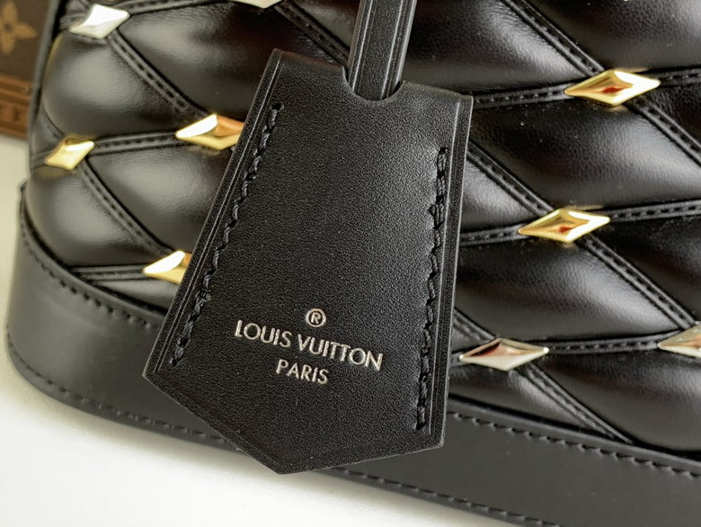 Louis Vuitton Inspired Handbags, AA+ Quality 100% Genuine Leather Classic Flap Medium Quilted Lambskin Black Gold, 18X 1 1X 5cm BL 4 Colour