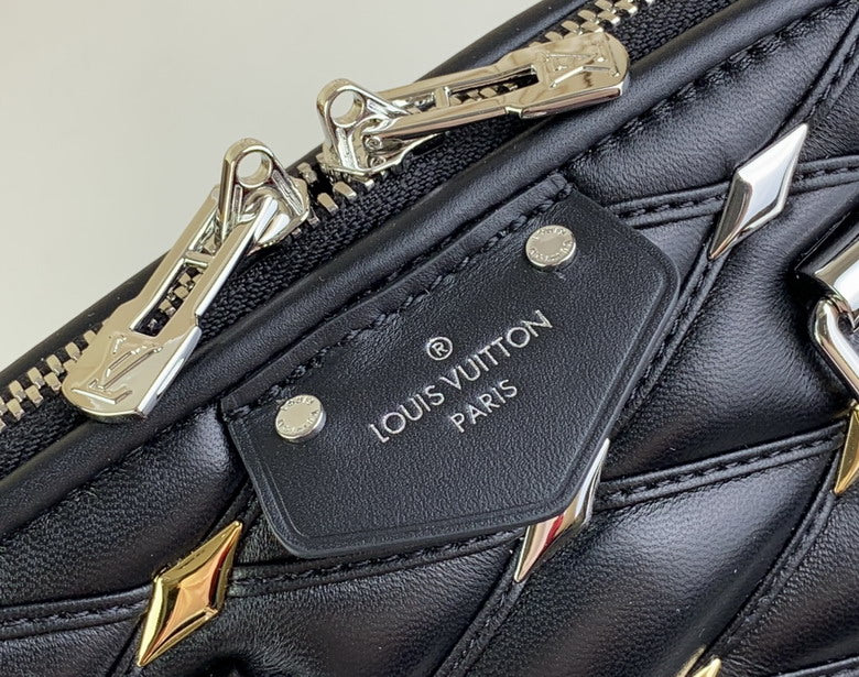 Louis Vuitton Inspired Handbags, AA+ Quality 100% Genuine Leather Classic Flap Medium Quilted Lambskin Black Gold, 18X 1 1X 5cm BL 4 Colour