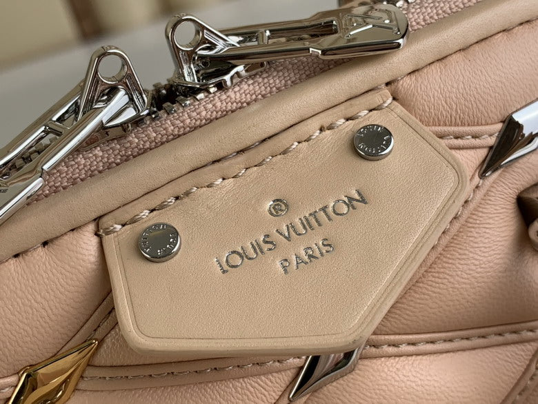 Louis Vuitton Inspired Handbags, AA+ Quality 100% Genuine Leather Classic Flap Medium Quilted Lambskin Black Gold, 18X 1 1X 5cm BL 4 Colour