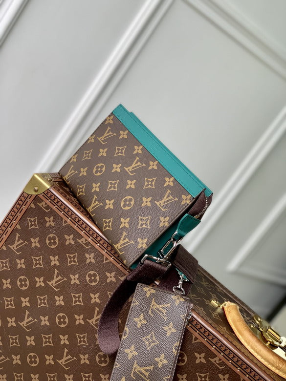 Louis vuitton Inspired Handbags, AA+ Quality 100% Genuine Leather Classic Flap Medium Quilted Lambskin Black Gold, 18X 1 1X 5cm BL 4 Colour