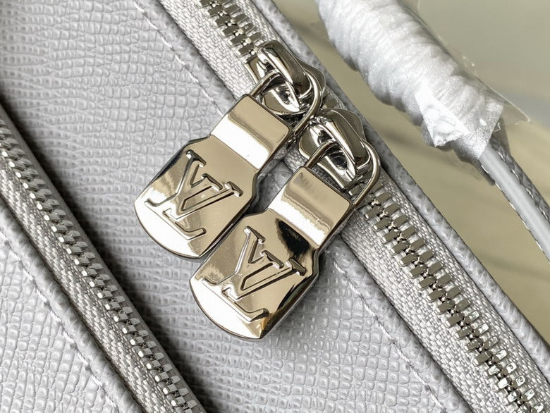 Louis vuitton Inspired Handbags, AA+ Quality 100% Genuine Leather Classic Flap Medium Quilted Lambskin Black Gold, 18X 1 1X 5cm BL 4 Colour