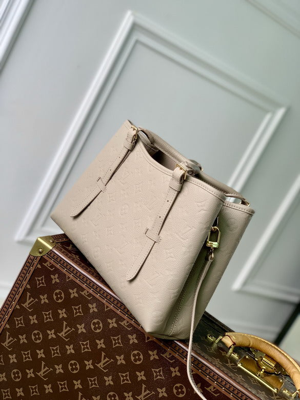 louis vuitton Inspired Handbags, AA+ Quality 100% Genuine Leather Classic Flap Medium Quilted Lambskin Black Gold, 18X 1 1X 5cm BL 4 Colour