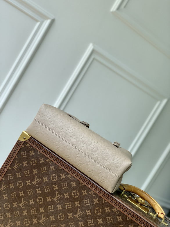 louis vuitton Inspired Handbags, AA+ Quality 100% Genuine Leather Classic Flap Medium Quilted Lambskin Black Gold, 18X 1 1X 5cm BL 4 Colour