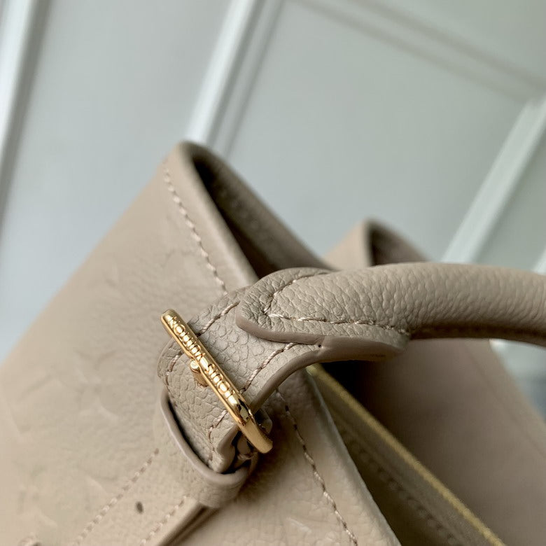 louis vuitton Inspired Handbags, AA+ Quality 100% Genuine Leather Classic Flap Medium Quilted Lambskin Black Gold, 18X 1 1X 5cm BL 4 Colour