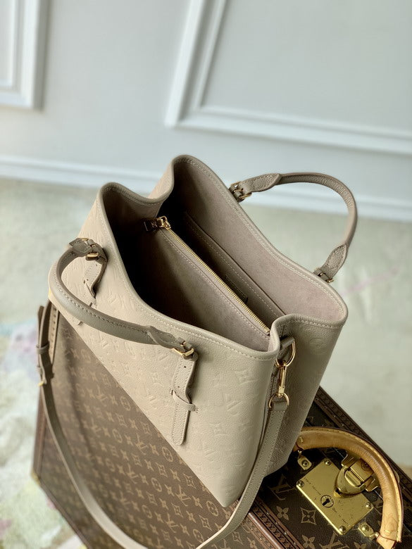 louis vuitton Inspired Handbags, AA+ Quality 100% Genuine Leather Classic Flap Medium Quilted Lambskin Black Gold, 18X 1 1X 5cm BL 4 Colour