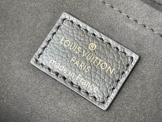 Louis vuitton Inspired Handbags, AA+ Quality 100% Genuine Leather Classic Flap Medium Quilted Lambskin Black Gold, 18X 1 1X 5cm BL 4 Colour