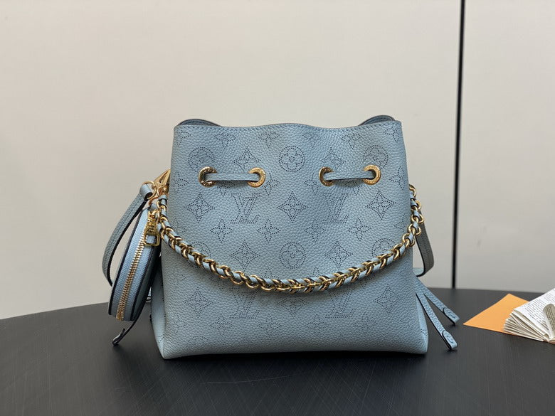 Louis vuitton Inspired Handbags, AA+ Quality 100% Genuine Leather Classic Flap Medium Quilted Lambskin Black Gold, 18X 1 1X 5cm BL 4 Colour
