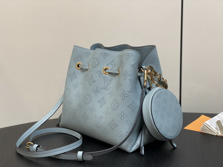 Louis vuitton Inspired Handbags, AA+ Quality 100% Genuine Leather Classic Flap Medium Quilted Lambskin Black Gold, 18X 1 1X 5cm BL 4 Colour