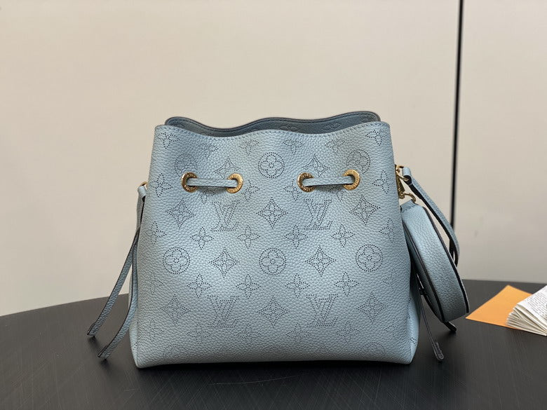 Louis vuitton Inspired Handbags, AA+ Quality 100% Genuine Leather Classic Flap Medium Quilted Lambskin Black Gold, 18X 1 1X 5cm BL 4 Colour