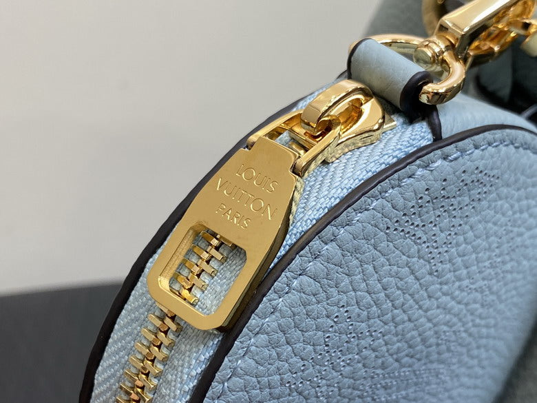 Louis vuitton Inspired Handbags, AA+ Quality 100% Genuine Leather Classic Flap Medium Quilted Lambskin Black Gold, 18X 1 1X 5cm BL 4 Colour