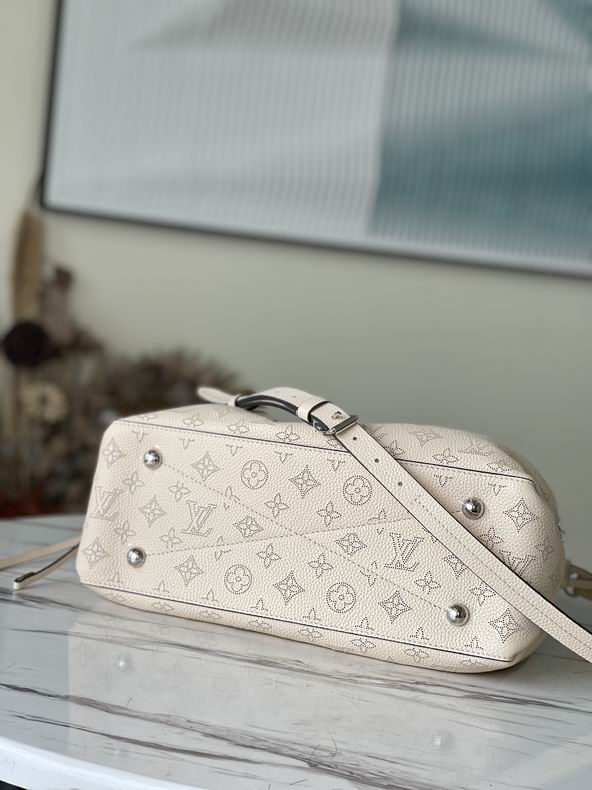 Louis vuitton Inspired Handbags, AA+ Quality 100% Genuine Leather Classic Flap Medium Quilted Lambskin Black Gold, 18X 1 1X 5cm BL 4 Colour