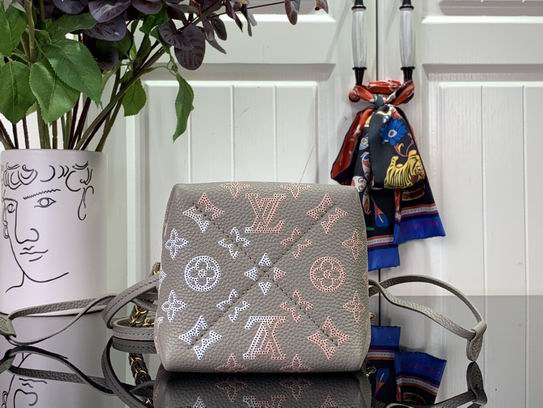 Louis vuitton Inspired Handbags, AA+ Quality 100% Genuine Leather Classic Flap Medium Quilted Lambskin Black Gold, 18X 1 1X 5cm BL 4 Colour