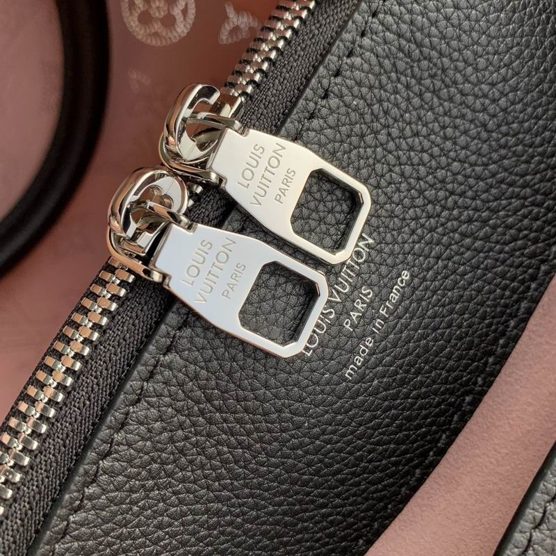 Louis vuitton Inspired Handbags, AA+ Quality 100% Genuine Leather Classic Flap Medium Quilted Lambskin Black Gold, 18X 1 1X 5cm BL 4 Colour