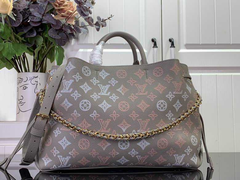 Louis vuitton Inspired Handbags, AA+ Quality 100% Genuine Leather Classic Flap Medium Quilted Lambskin Black Gold, 18X 1 1X 5cm BL 4 Colour