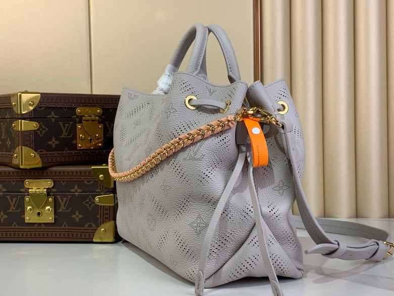 Louis vuitton Inspired Handbags, AA+ Quality 100% Genuine Leather Classic Flap Medium Quilted Lambskin Black Gold, 18X 1 1X 5cm BL 4 Colour