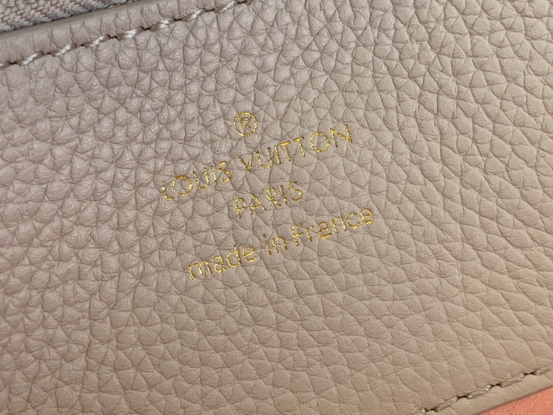 Louis vuitton Inspired Handbags, AA+ Quality 100% Genuine Leather Classic Flap Medium Quilted Lambskin Black Gold, 18X 1 1X 5cm BL 4 Colour