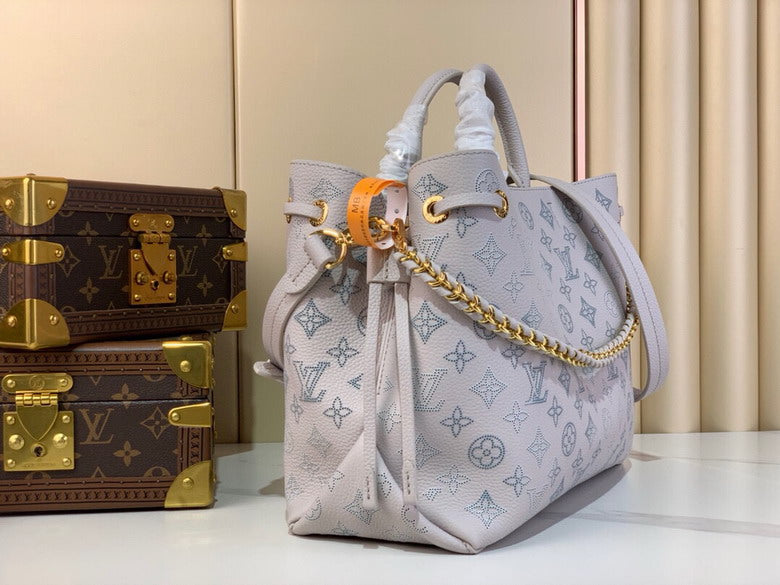 Louis vuitton Inspired Handbags, AA+ Quality 100% Genuine Leather Classic Flap Medium Quilted Lambskin Black Gold, 18X 1 1X 5cm BL 4 Colour