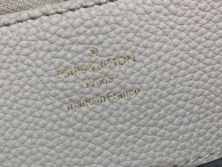 Louis vuitton Inspired Handbags, AA+ Quality 100% Genuine Leather Classic Flap Medium Quilted Lambskin Black Gold, 18X 1 1X 5cm BL 4 Colour