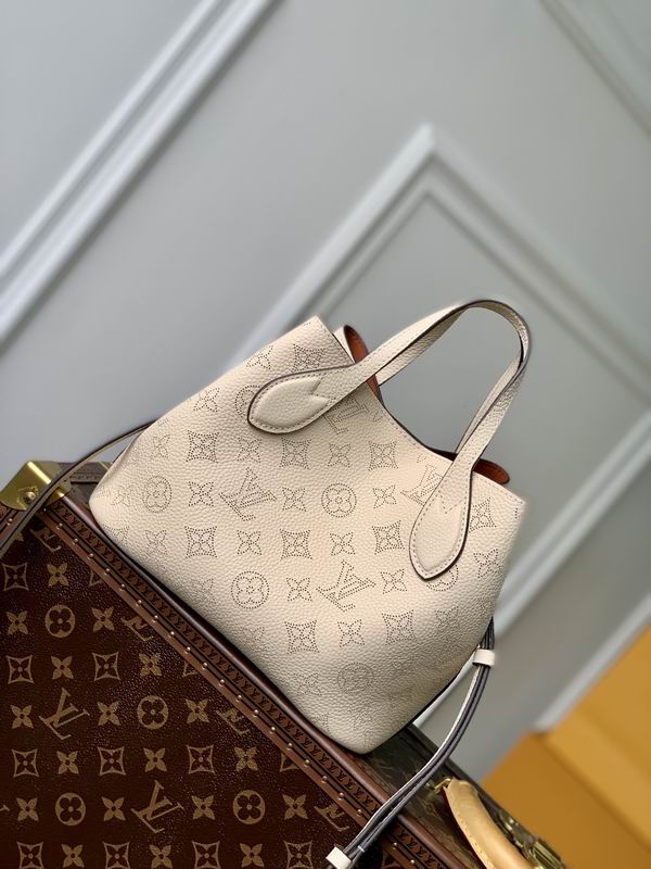 Louis vuitton Inspired Handbags, AA+ Quality 100% Genuine Leather Classic Flap Medium Quilted Lambskin Black Gold, 18X 1 1X 5cm BL 4 Colour