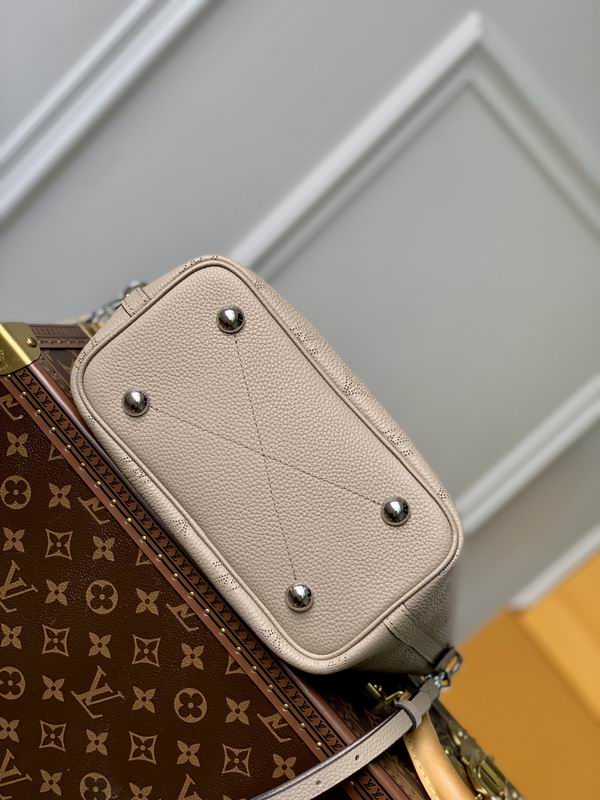 louis vuitton Inspired Handbags, AA+ Quality 100% Genuine Leather Classic Flap Medium Quilted Lambskin Black Gold, 18X 1 1X 5cm BL 4 Colour