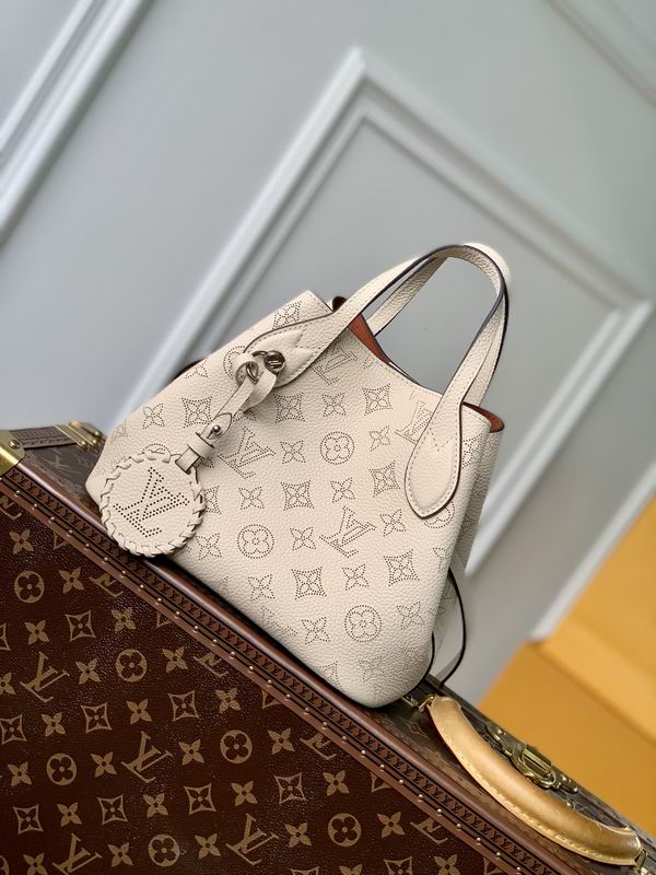 louis vuitton Inspired Handbags, AA+ Quality 100% Genuine Leather Classic Flap Medium Quilted Lambskin Black Gold, 18X 1 1X 5cm BL 4 Colour