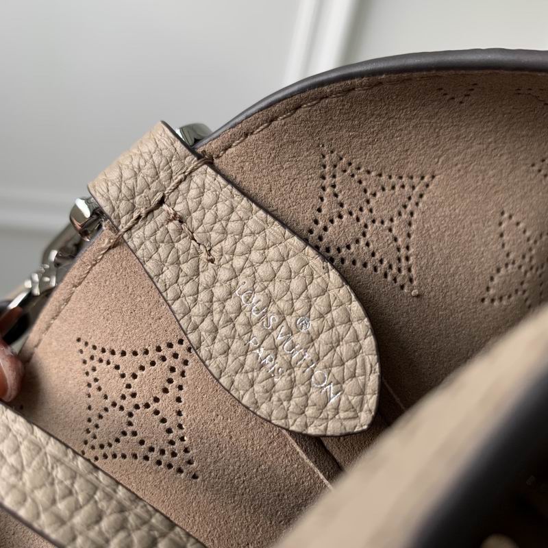 louis vuitton Inspired Handbags, AA+ Quality 100% Genuine Leather Classic Flap Medium Quilted Lambskin Black Gold, 18X 1 1X 5cm BL 4 Colour