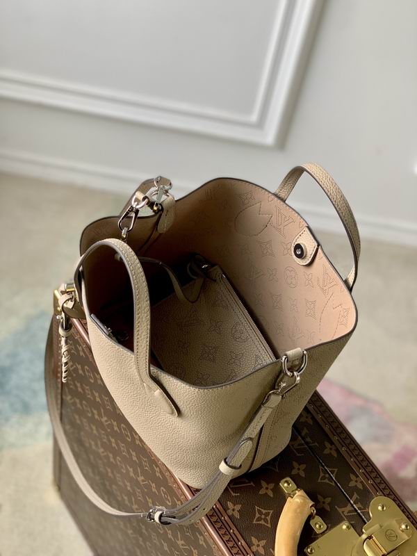 louis vuitton Inspired Handbags, AA+ Quality 100% Genuine Leather Classic Flap Medium Quilted Lambskin Black Gold, 18X 1 1X 5cm BL 4 Colour